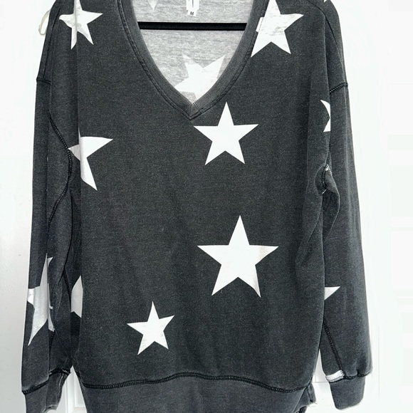 Tops - Star Patterned V-Neck Sweater